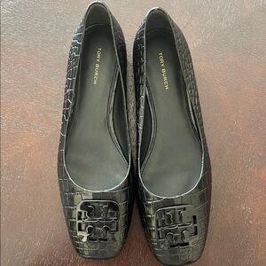NWT Tory Burch Black Croc-Embossed Women's Flats